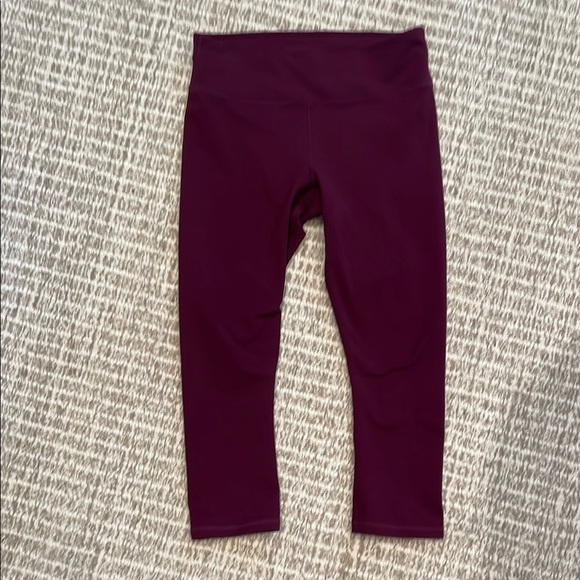 Vibrant Plum Women’s FABLETICS Leggings Sz Med - Picture 1 of 5